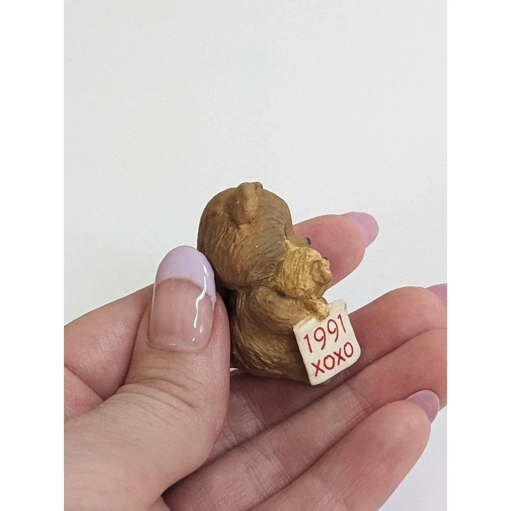 Vintage Hallmark 1991 Bear Figurine XOXO Miniature Teddy Valentine's Day‎ Figure